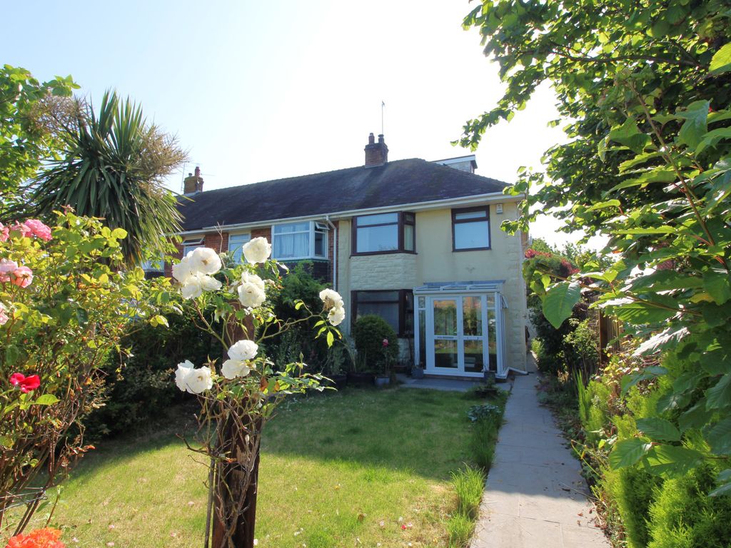 3 bed end terrace house for sale in Broadway, Fleetwood FY7, £120,000