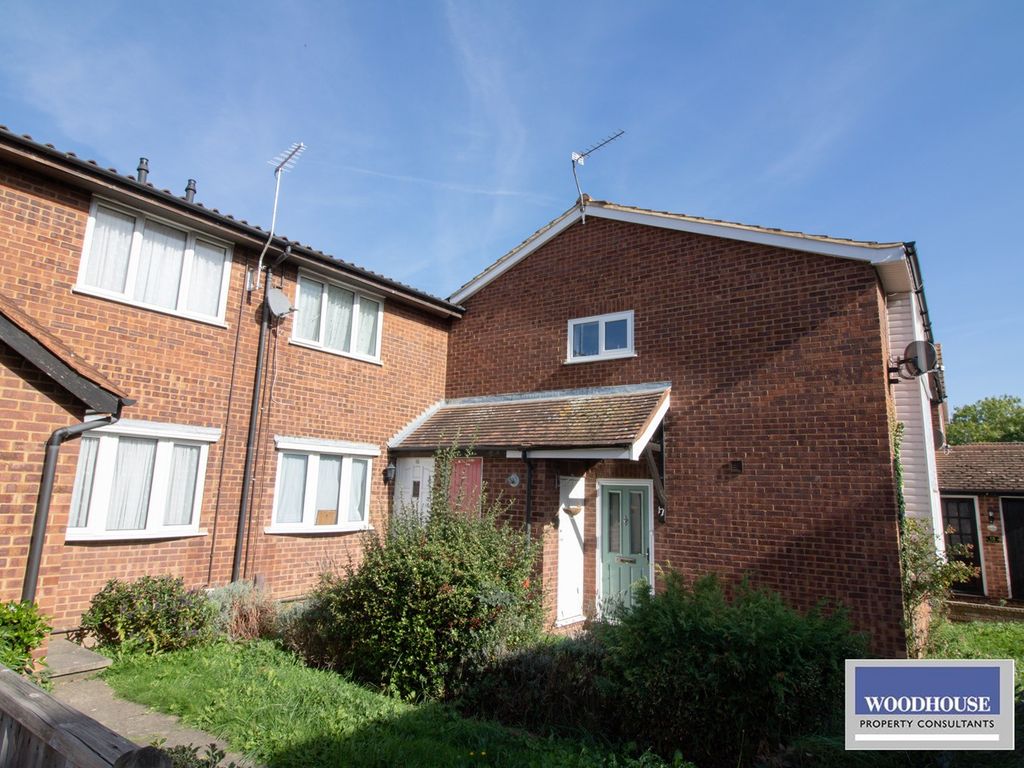 2 bed terraced house for sale in Bushbarns, Cheshunt, Waltham Cross EN7