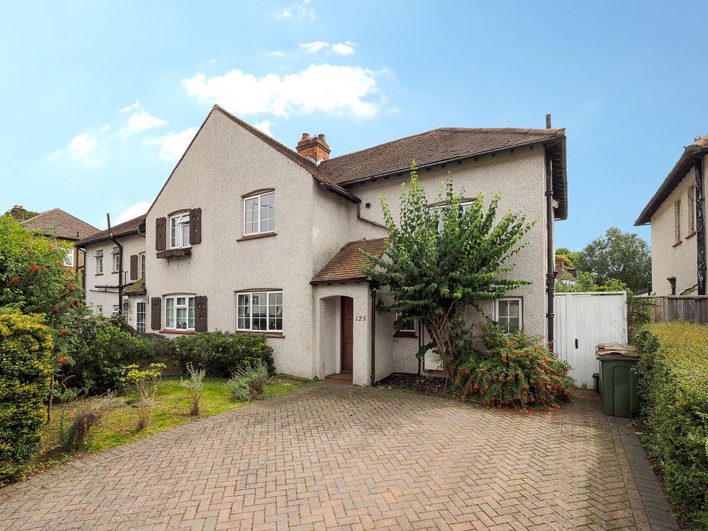 3 bed detached house to rent in Mulgrave Road, Cheam, Sutton, Surrey