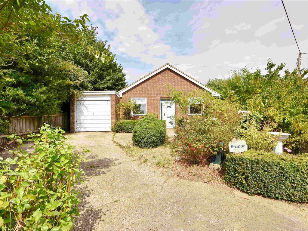 3 bed detached bungalow for sale in Mill Road, Wingham, Canterbury CT3