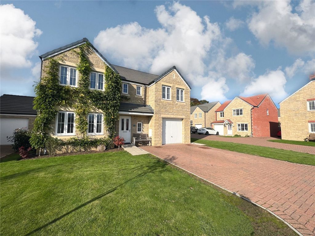 5 bed detached house for sale in Wrag View, Highworth, Swindon SN6, £550,000 Zoopla
