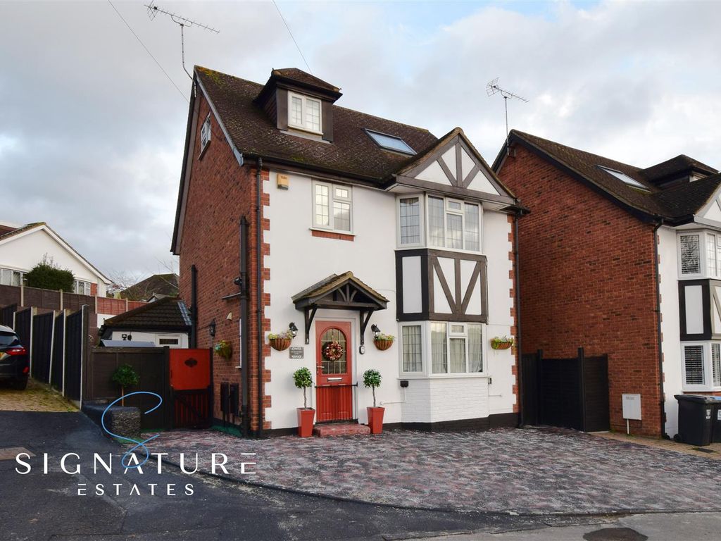 4 bed detached house for sale in Belswains Lane, Hemel Hempstead HP3