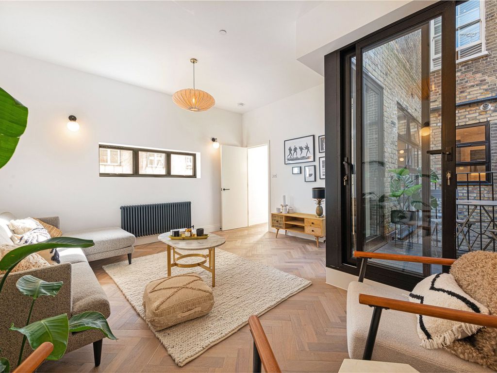 2 bed flat for sale in Lavender Hill, London SW11, £850,000 Zoopla