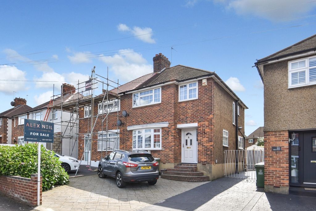 3 bed semidetached house for sale in Edison Road, Welling DA16, £
