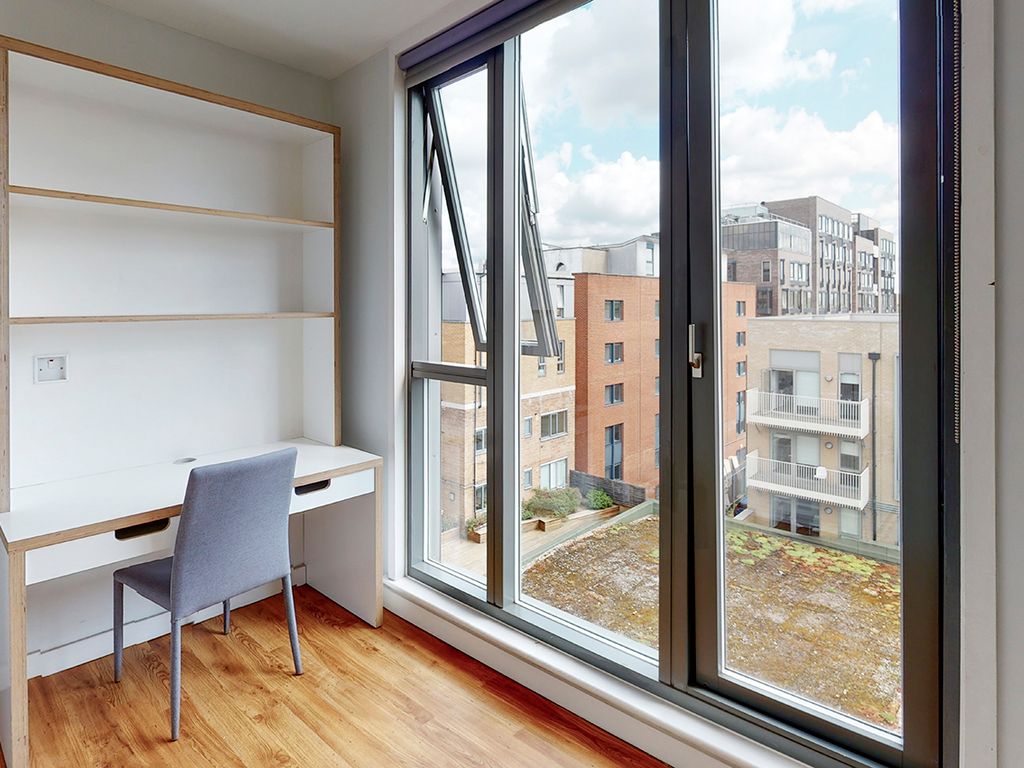 Room to rent in Mile End Road, London E1 Zoopla