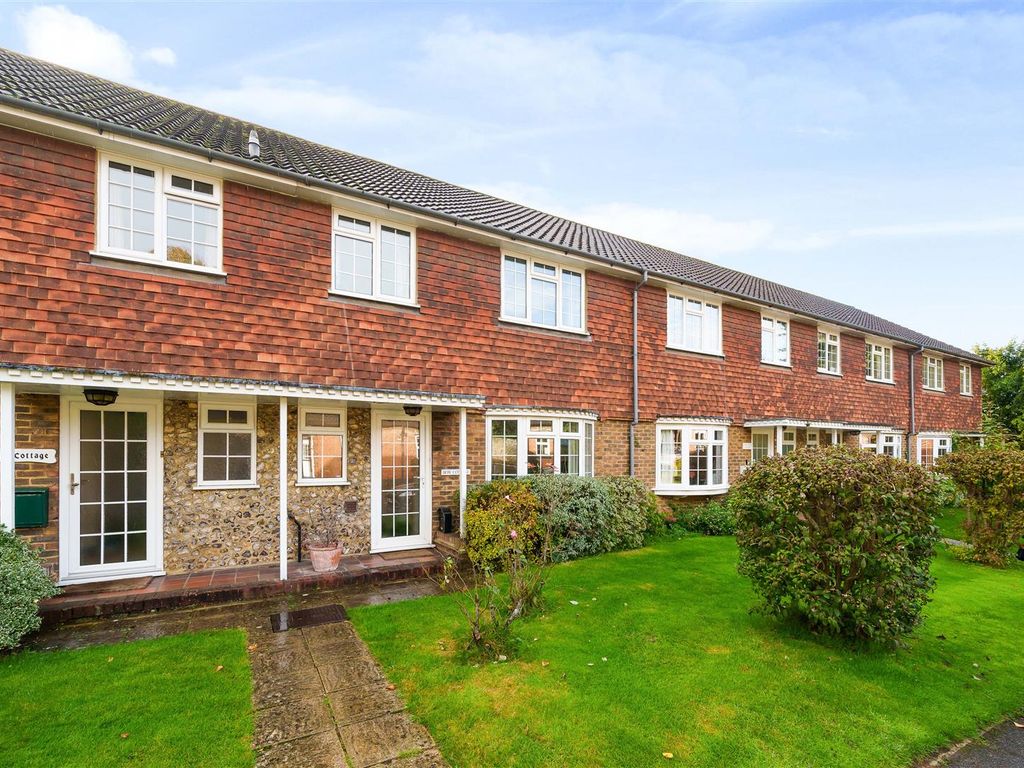 3 bed property for sale in The Street, Effingham, Leatherhead KT24, £