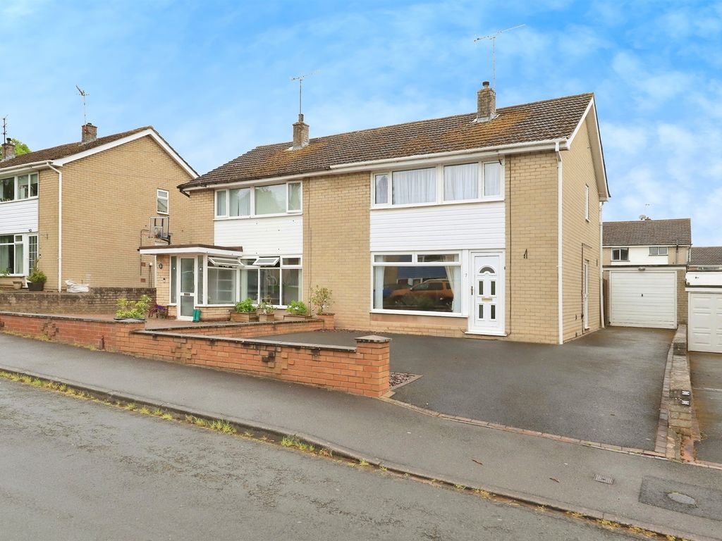 3 bed semidetached house for sale in Trimpley Drive, Kidderminster