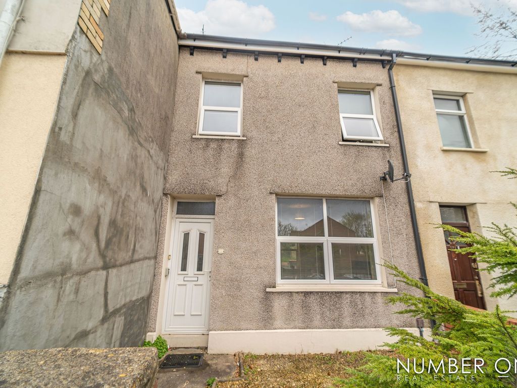 3 bed terraced house for sale in Chepstow Road, Newport NP19, £160,000 Zoopla