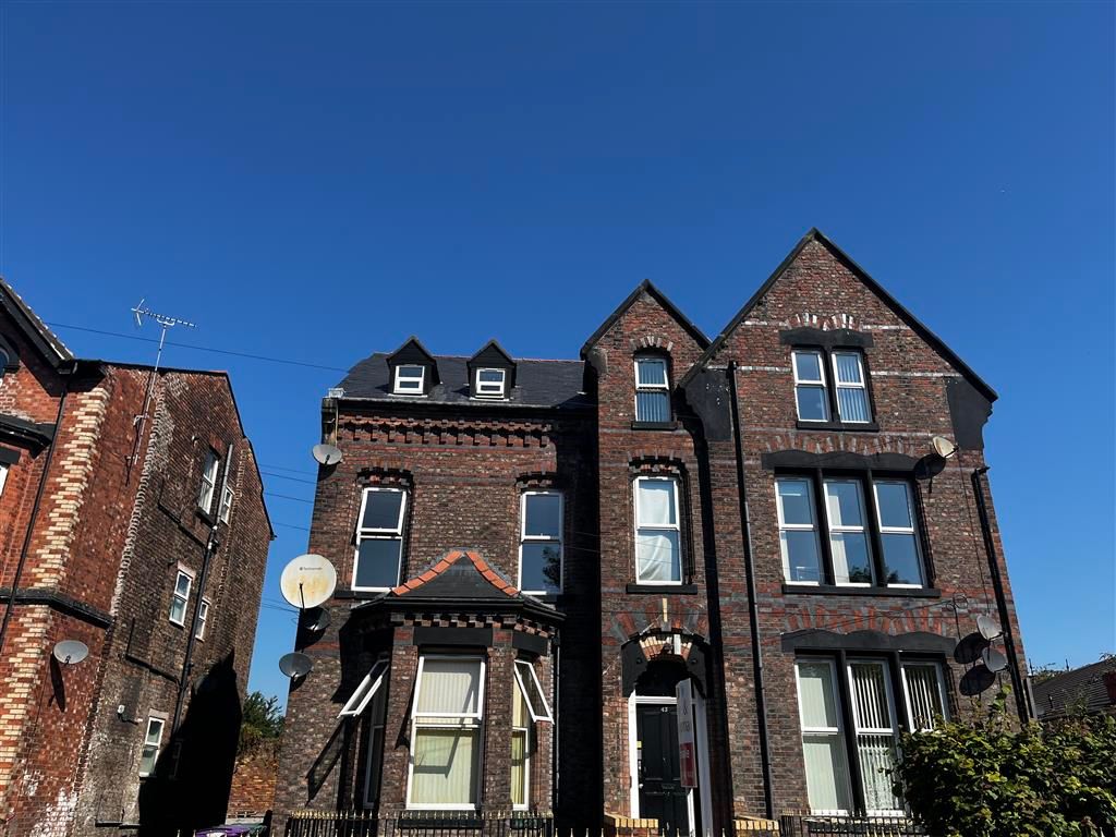 2 bed flat for sale in Bentley Road, Toxteth, Liverpool L8, £70,000