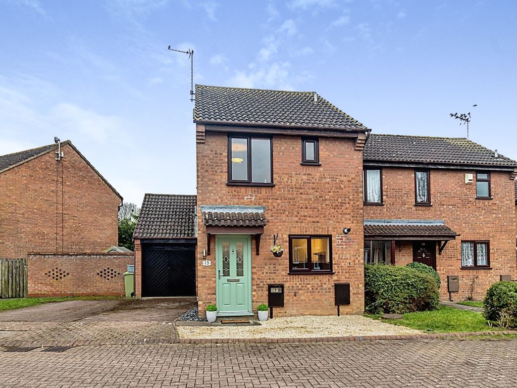 2 bed semidetached house for sale in Meadowsweet, Walnut Tree, Milton