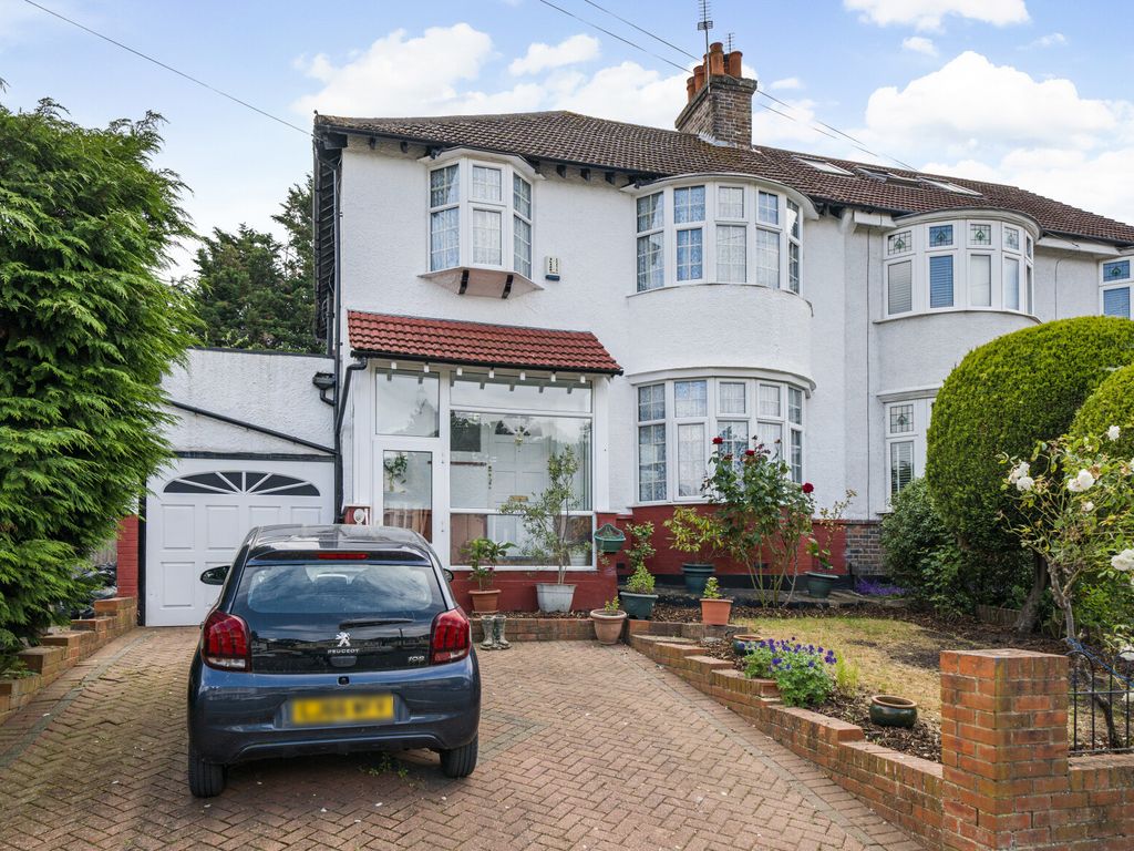 3 bed semidetached house for sale in Wandle Road, Morden SM4, £800,000