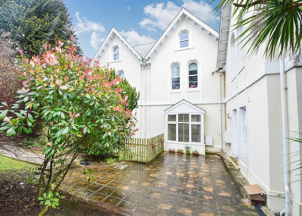 2 bed to rent in Road, Torquay TQ1, £825 pcm Zoopla