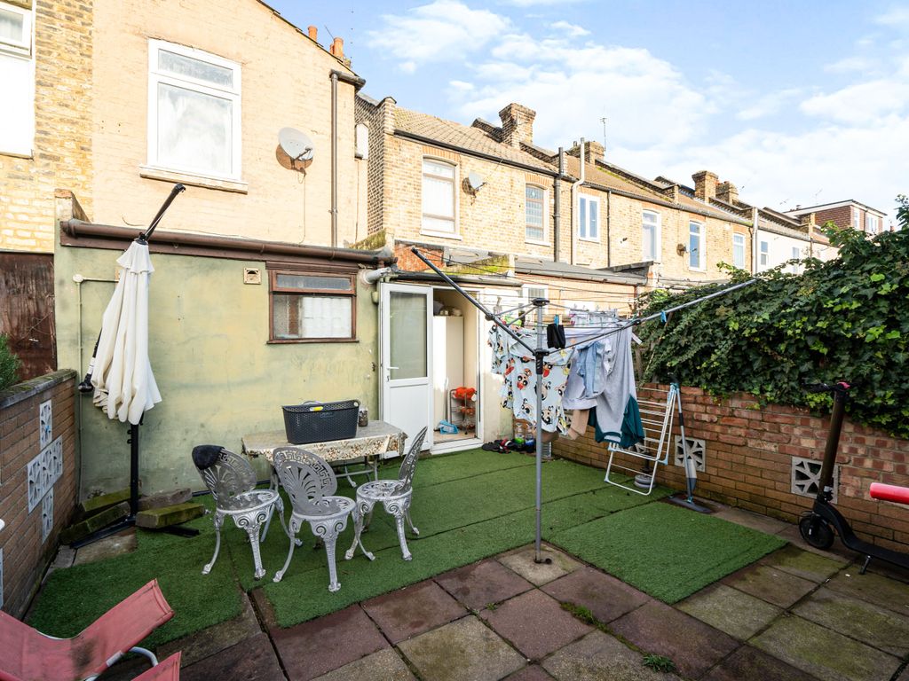 3 bed terraced house for sale in Crofton Road, London E13 Zoopla