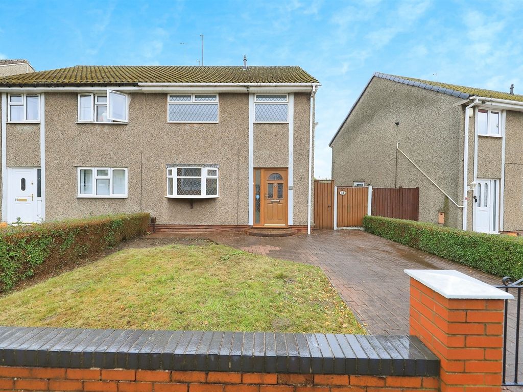 3 bed semidetached house for sale in Broad Street, Coseley, Bilston