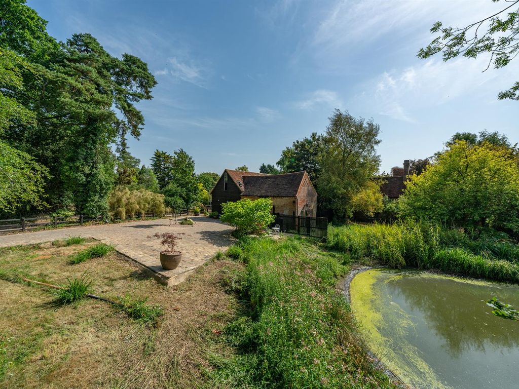 3 bed detached house for sale in Little Heath Lane, Potten End