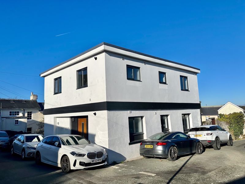 2 bed flat for sale in Oak Place, Newton Abbot TQ12, £175,000 Zoopla