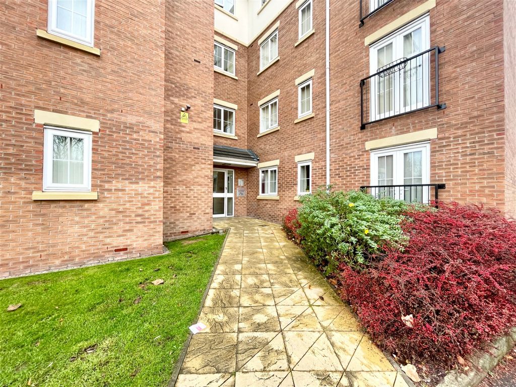 2 bed flat to rent in Theatre House, 397 Langworthy Road, Salford M6, £