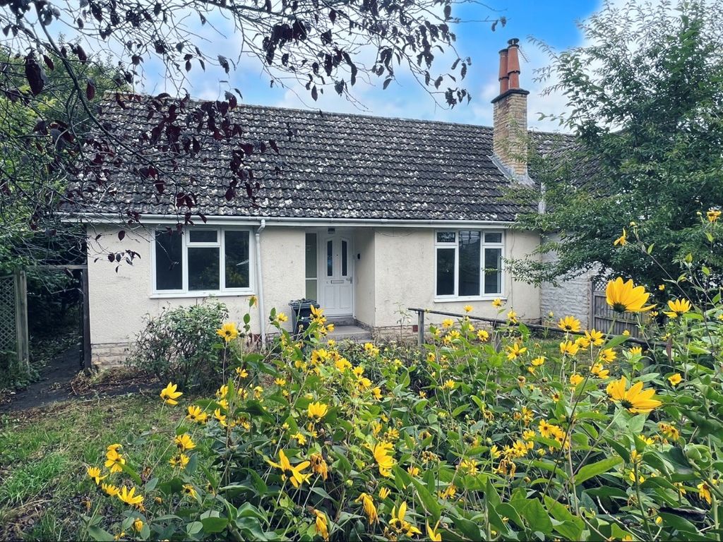 2 bed semidetached bungalow for sale in Church Road, Eardisley