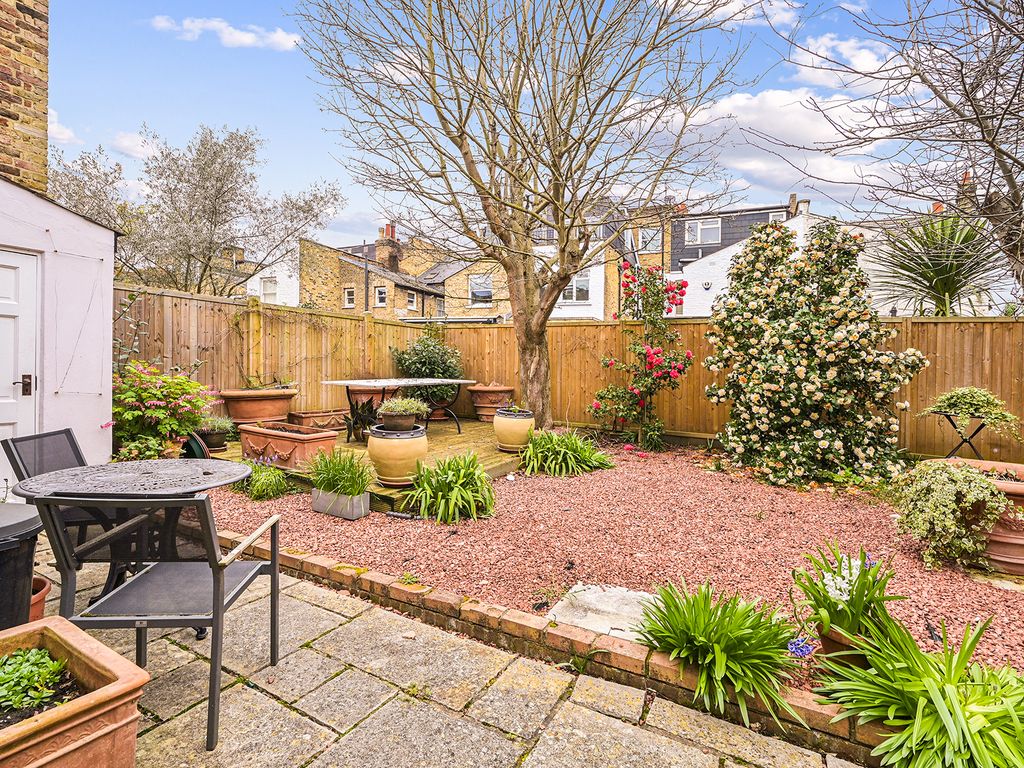 4 bed end terrace house for sale in Friston Street, Fulham, London SW6