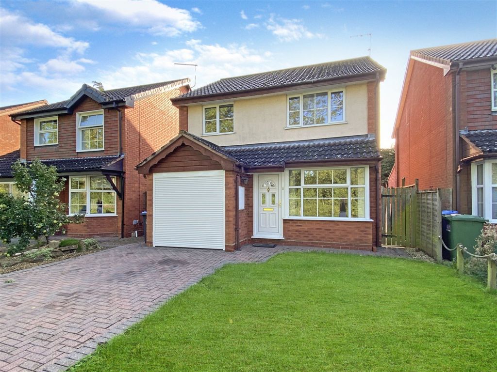 3 bed detached house for sale in Aylstone Close, Lower Quinton