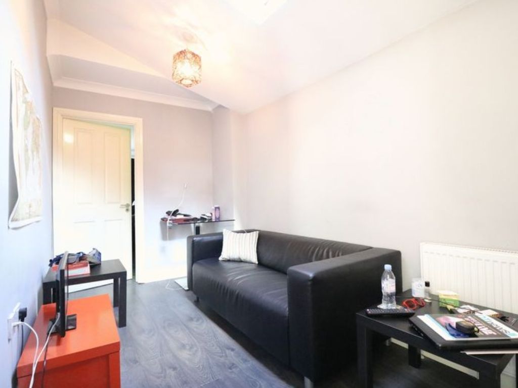Room to rent in Hale End Road, London, Greater London E17 Zoopla