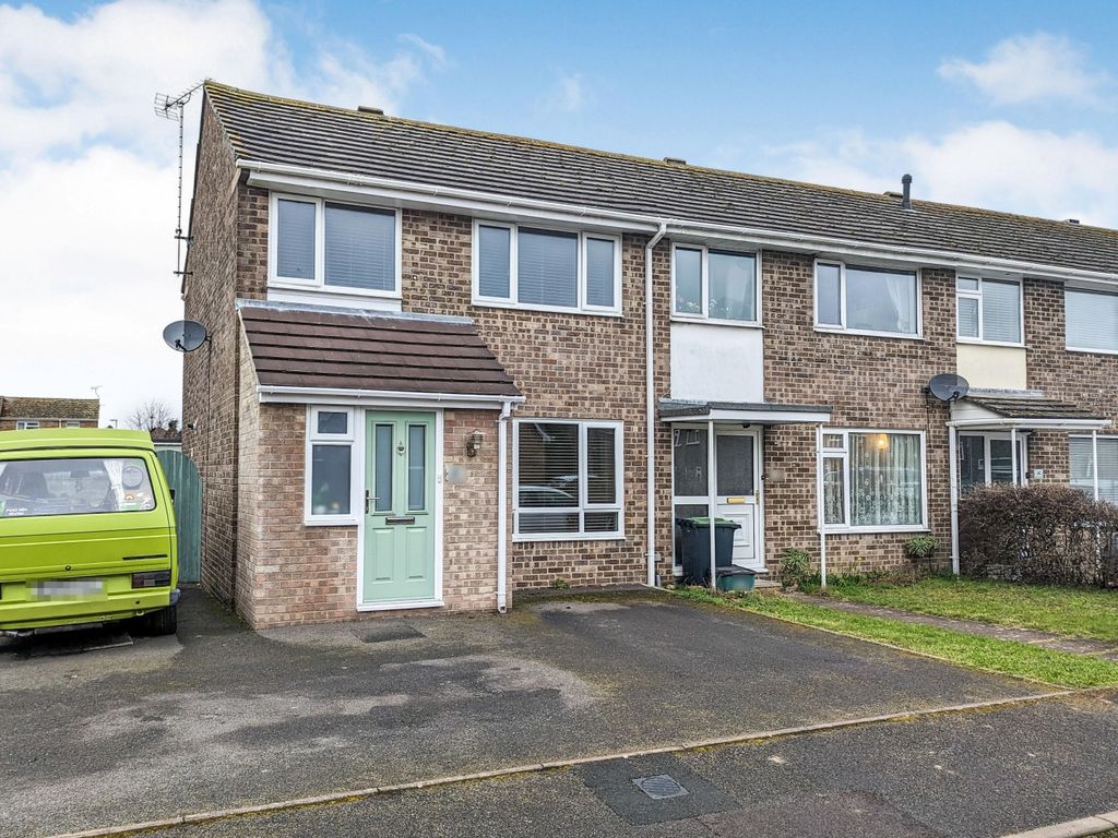 3 bed end terrace house for sale in Barrow Close, Dorchester, Dorset