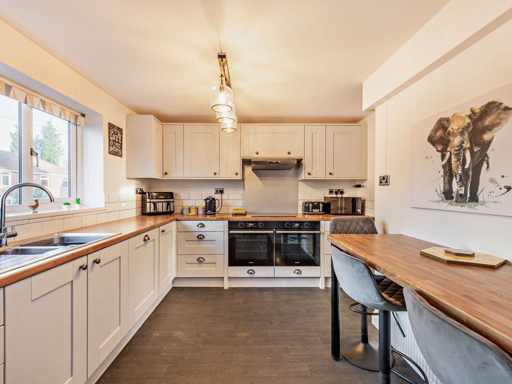 3 bed terraced house for sale in Sharps Crest, Heathfield, Newton Abbot