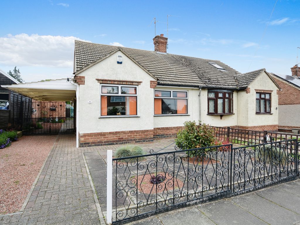 2 bed bungalow for sale in Malvern Grove, Northampton NN5 Zoopla