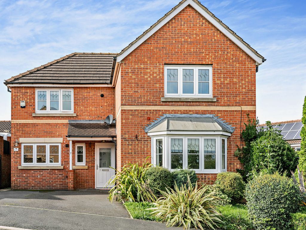 4 bed detached house to rent in Stonecrop Drive, Castleford, West