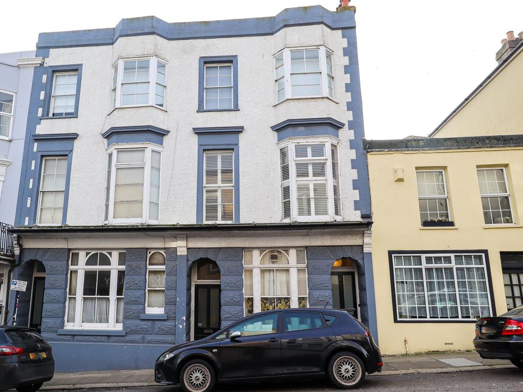 1 bed flat to rent in Norman Road, St. LeonardsOnSea TN38, £895 pcm