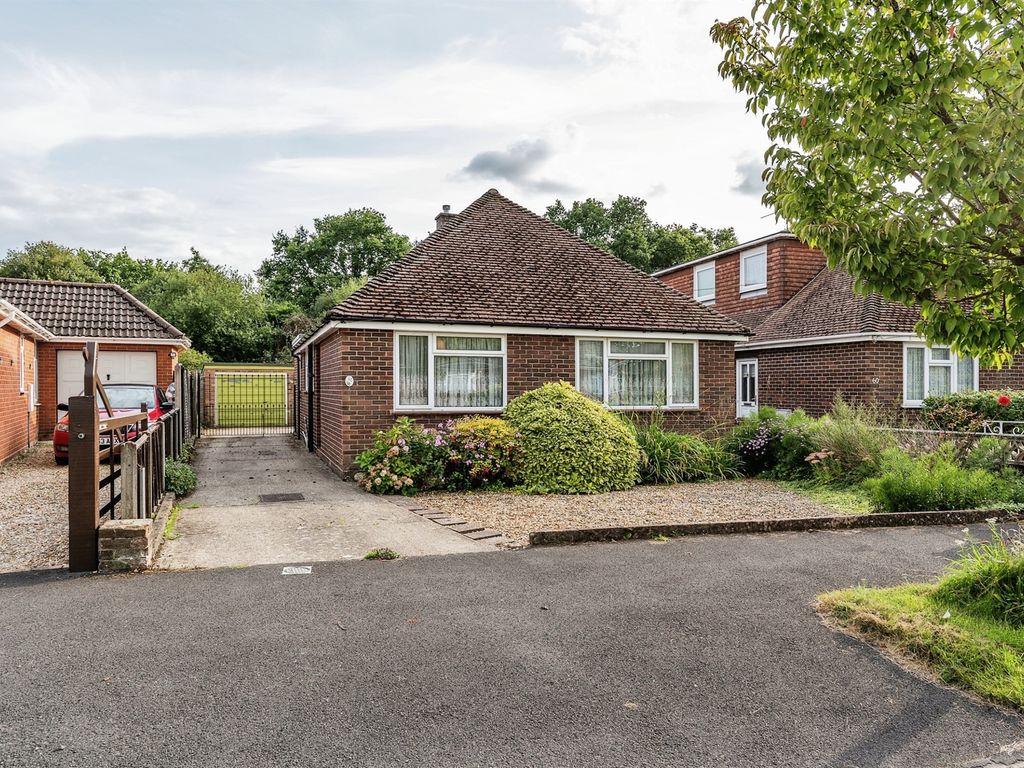 2 bed detached bungalow for sale in Sylvia Crescent, Totton