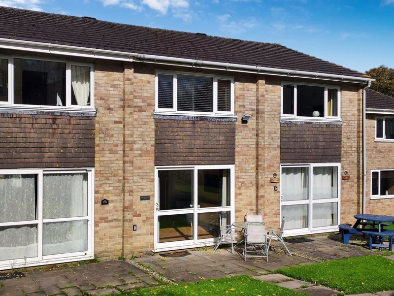 2 bed terraced house for sale in Newquay TR8, £62,500 Zoopla