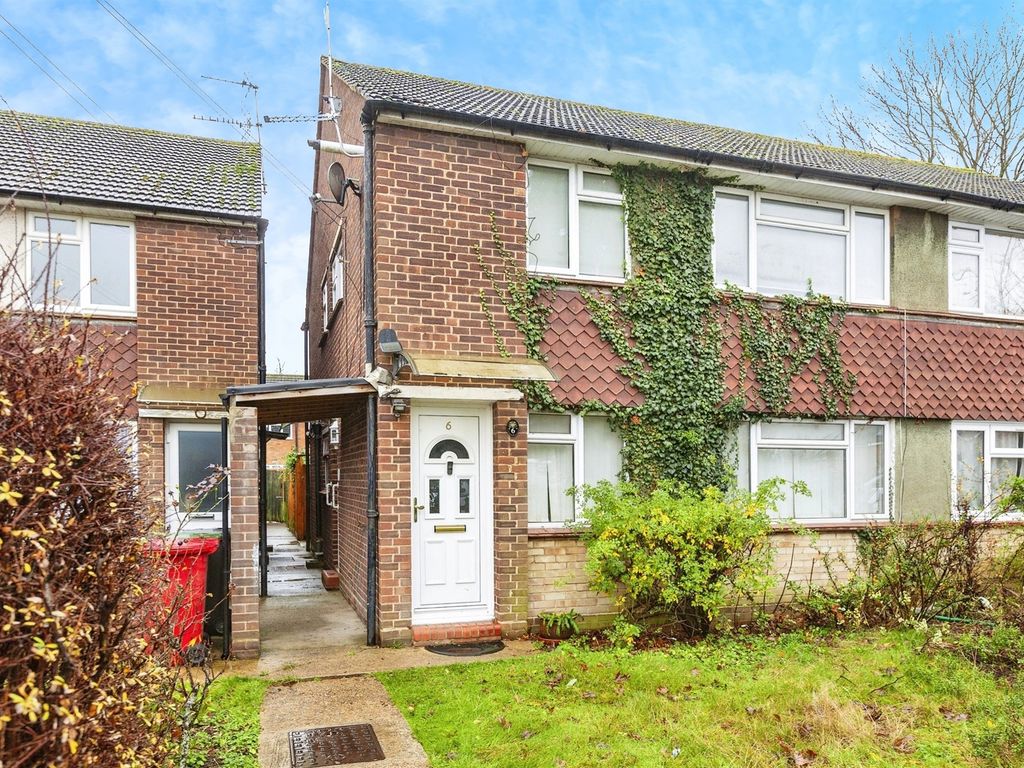 2 bed property for sale in Common Road, Langley, Slough SL3, £280,000