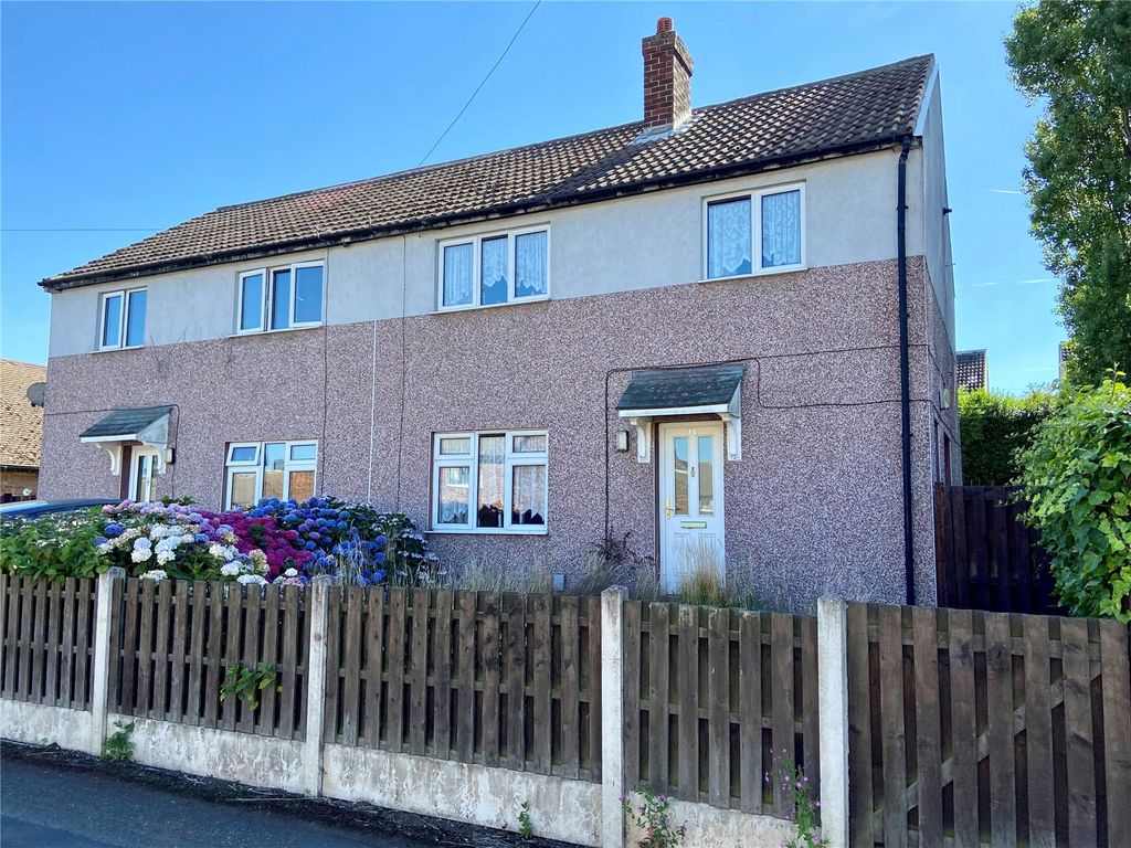 3 bed semidetached house for sale in Mountain Road, Thornhill