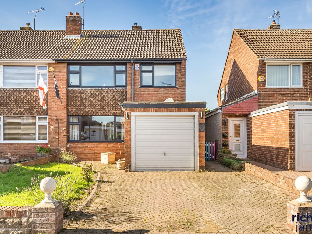 3 bed semidetached house for sale in Bourton Avenue, Stratton, Swindon
