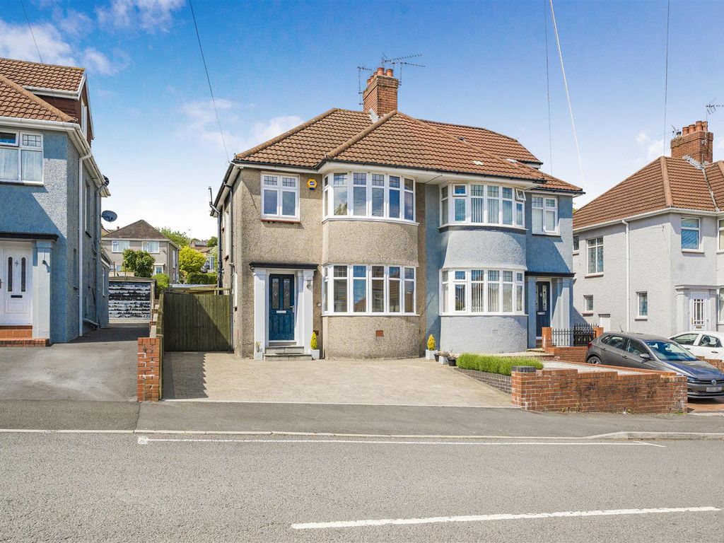 3 bed semidetached house for sale in Harlech Crescent, Tycoch, Sketty