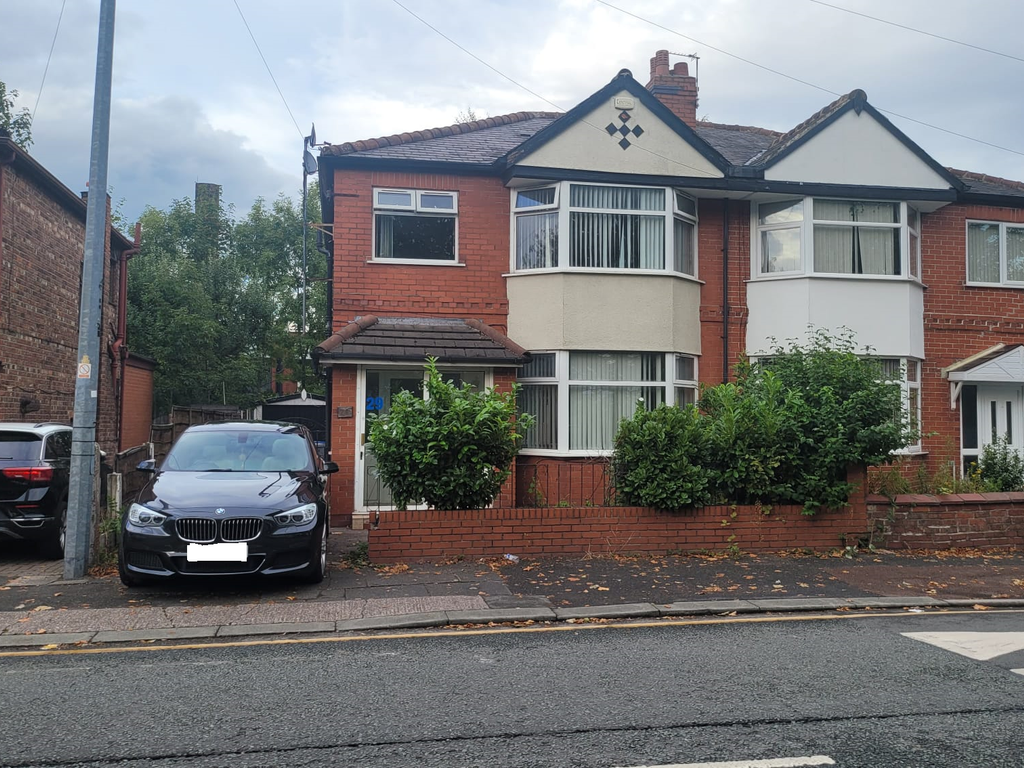 3 bed semidetached house to rent in Great Stone Road, Old Trafford M32