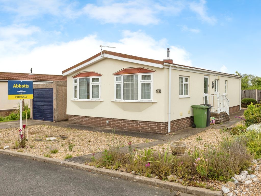 2 bed mobile/park home for sale in Redhill Park, Redhill Lane, Watton