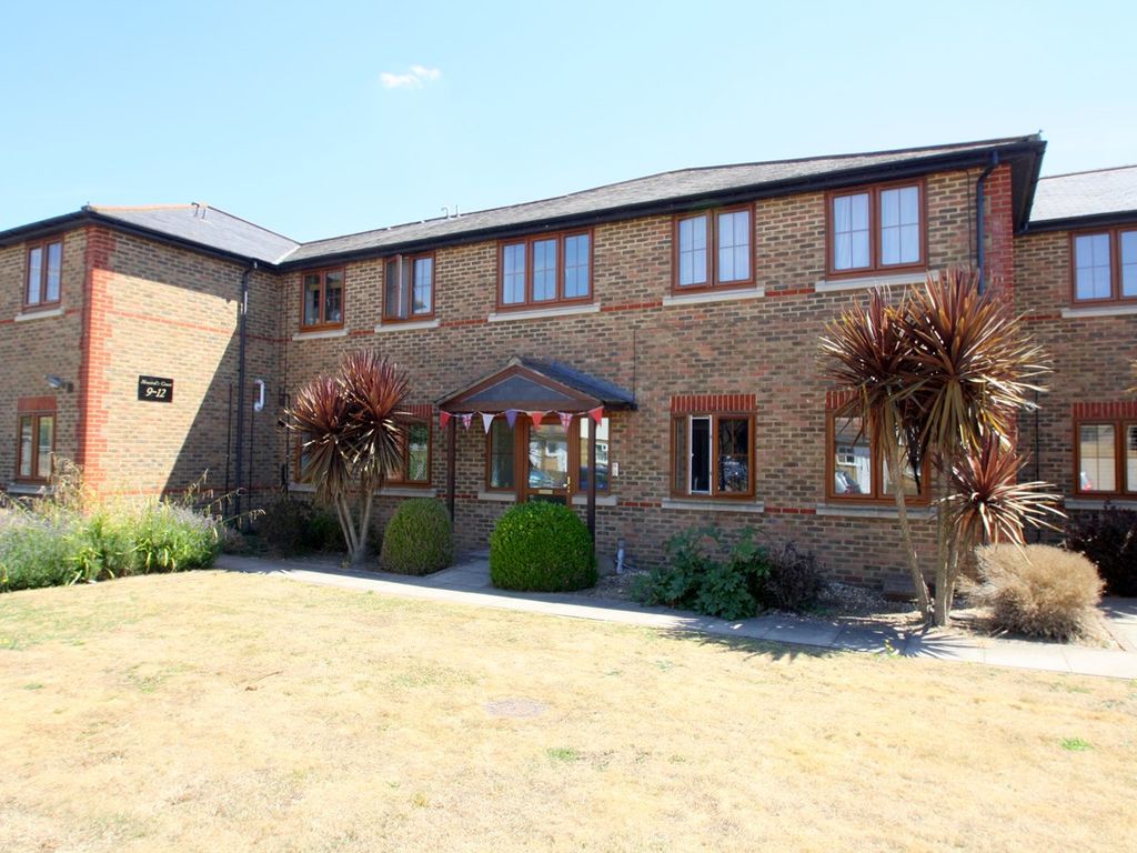 2 bed flat for sale in Stanwell New Road, StainesUponThames TW18 Zoopla