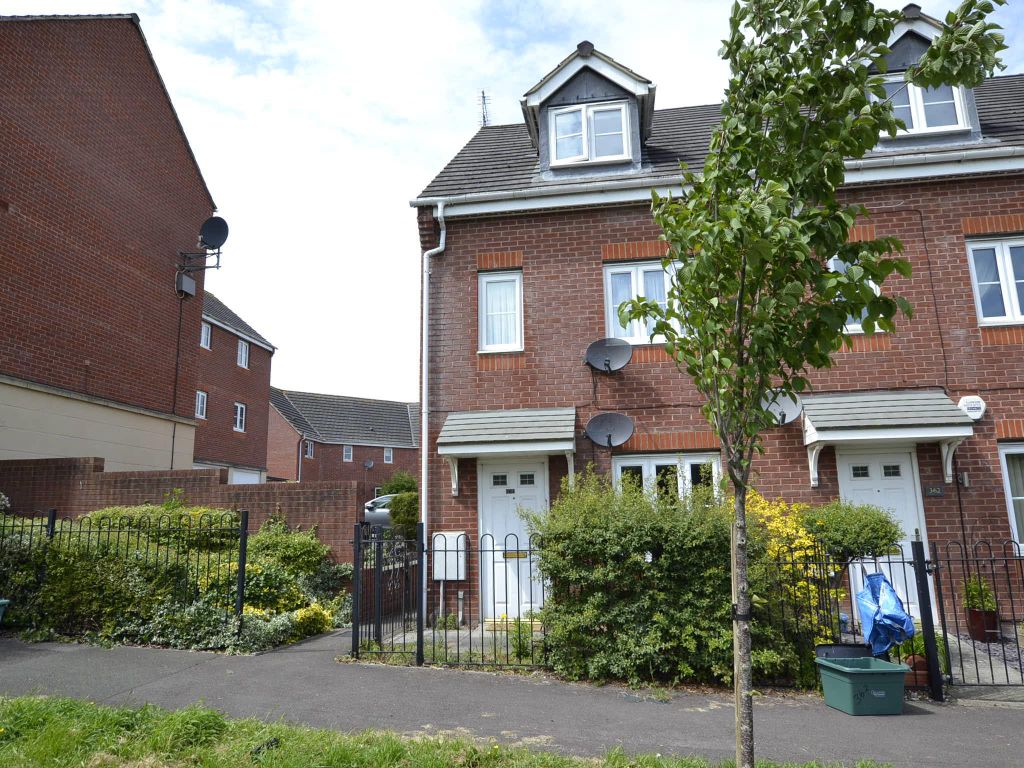 1 bed flat to rent in Tuffley Lane, Tuffley, Gloucester GL4, £750 pcm