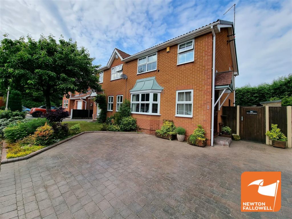 3 bed semidetached house for sale in Dunwoody Close, Mansfield NG18