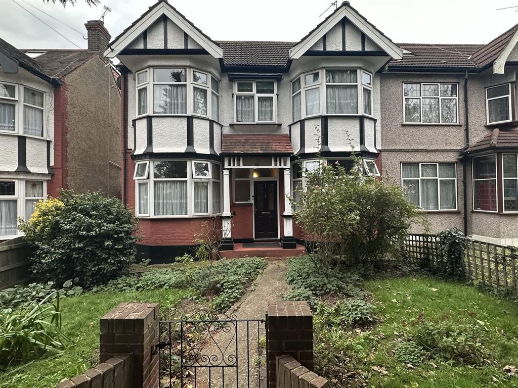 4 bed end terrace house for sale in Woodford Avenue, Redbridge IG4 Zoopla