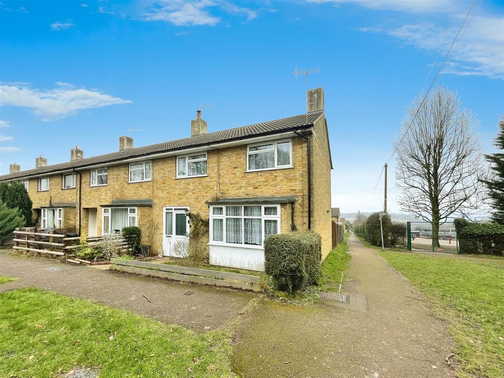 2 bed end terrace house for sale in Coniston Road, Kings Langley WD4, £