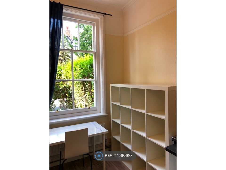 Studio to rent in Lingfield Avenue, Kingston Upon Thames KT1 Zoopla