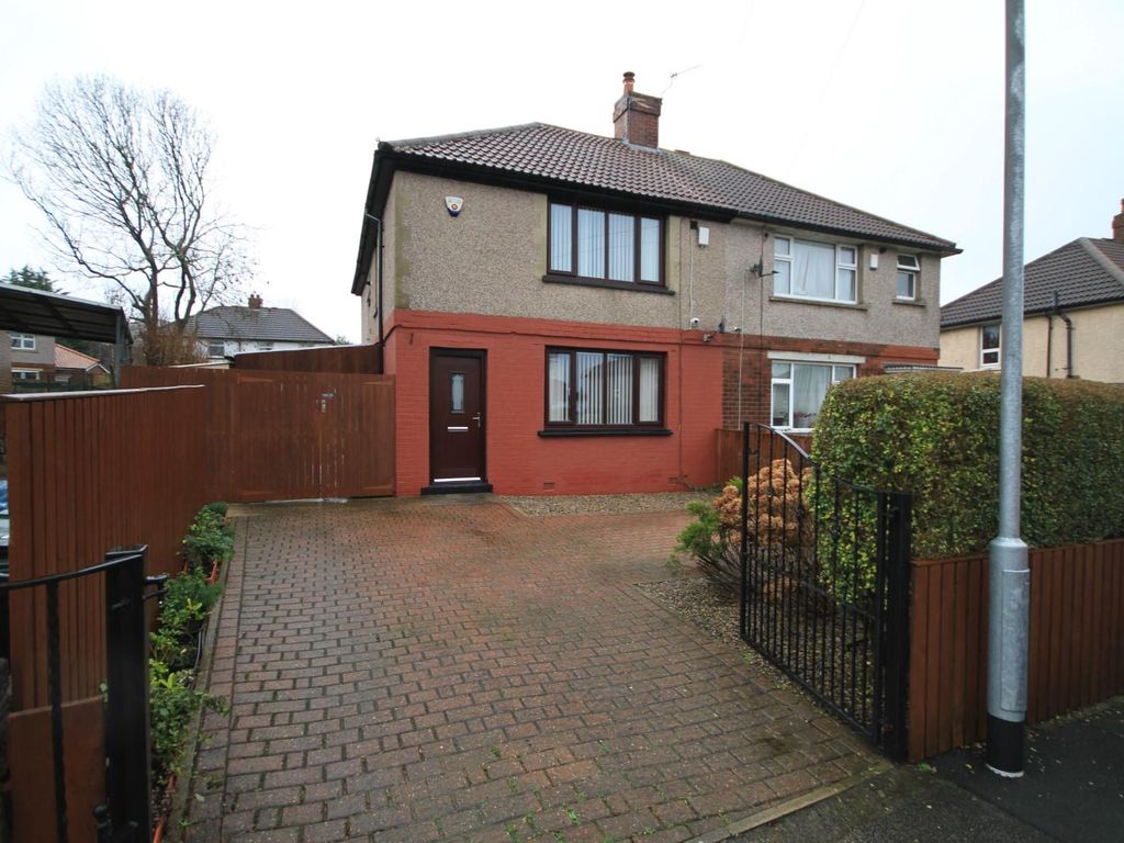 3 bed semidetached house for sale in Boyd Avenue, Thornbury, Bradford