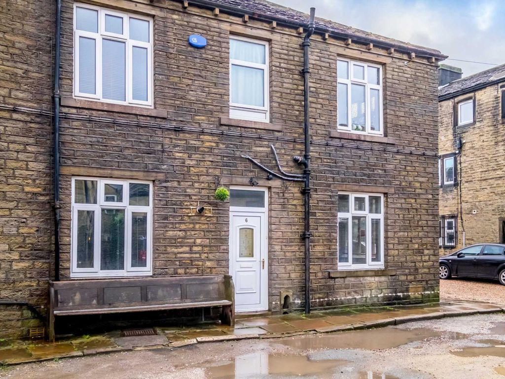 2 bed terraced house to rent in Victoria Road, Meltham HD9, £675 pcm