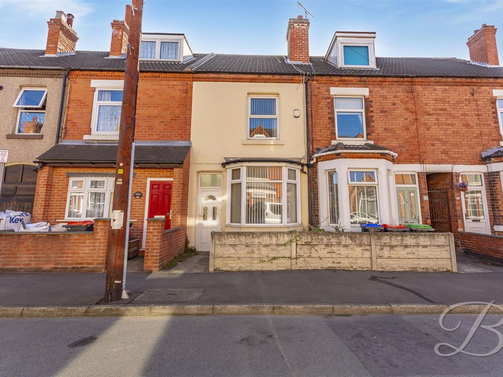 3 bed terraced house to rent in CoOperative Avenue, Hucknall