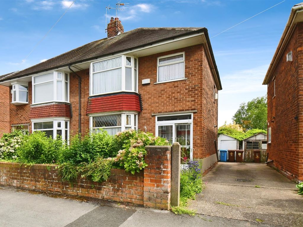 3 bed semidetached house for sale in Wembley Park Avenue, Hull HU8, £