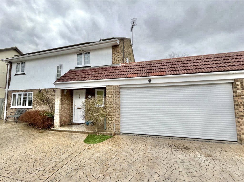 4 bed detached house for sale in Gibbons Close, Sandhurst, Berkshire