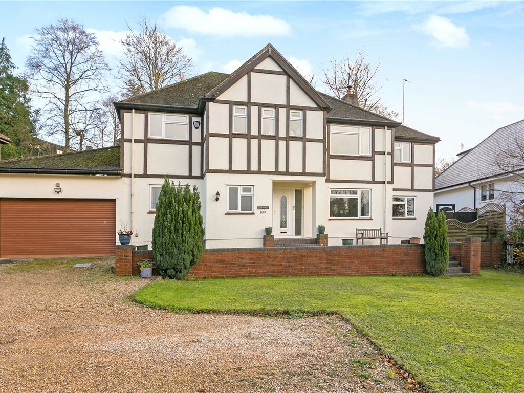 4 bed detached house for sale in Gregories Road, Beaconsfield